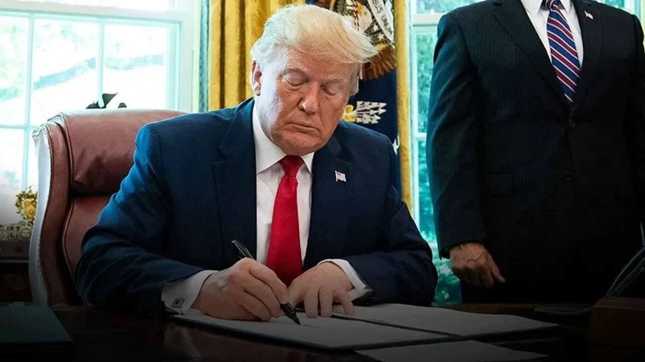 ABD Başkanı Trump kararnameye imzayı attı! Seyahat yasağı listesi genişledi