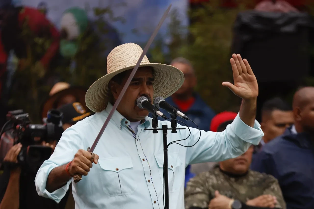 ABD Venezuela'yı kuşattı! Donald Trump, Maduro rejimini terör örgütü ilan etti