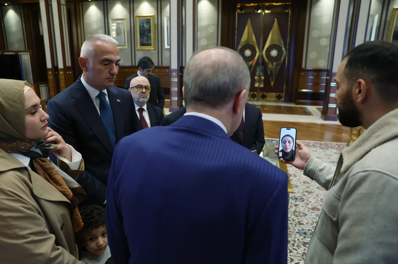 Cumhurbaşkanı Erdoğan, 6 yaşındaki Filistinli Rajab'ın aile fertlerini kabul etti