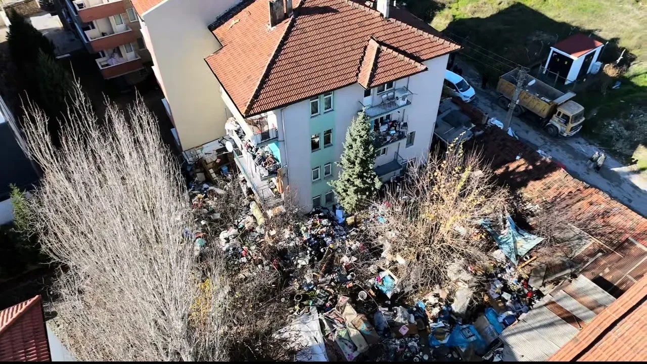 Görüntüler çöplüğe kurulmuş bir evi andırıyor! Her şey askerden döndükten sonra başladı