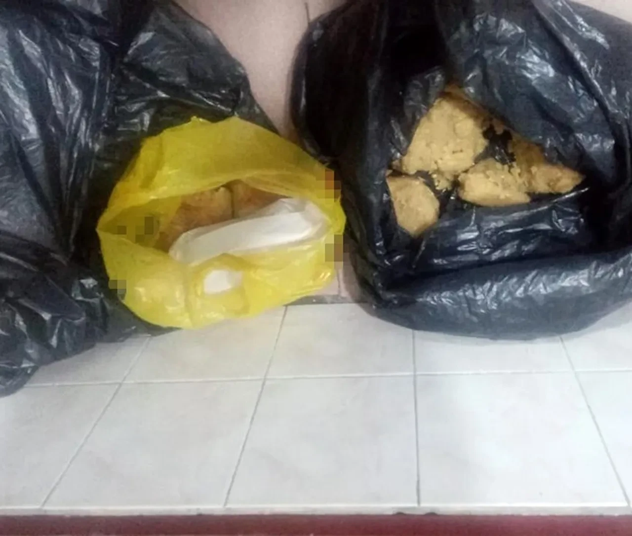 İzmir'den mide bulandıran görüntüler! İnsan sağlığı hiçe sayıldı: Börek tezgahlarında fare cirit attı