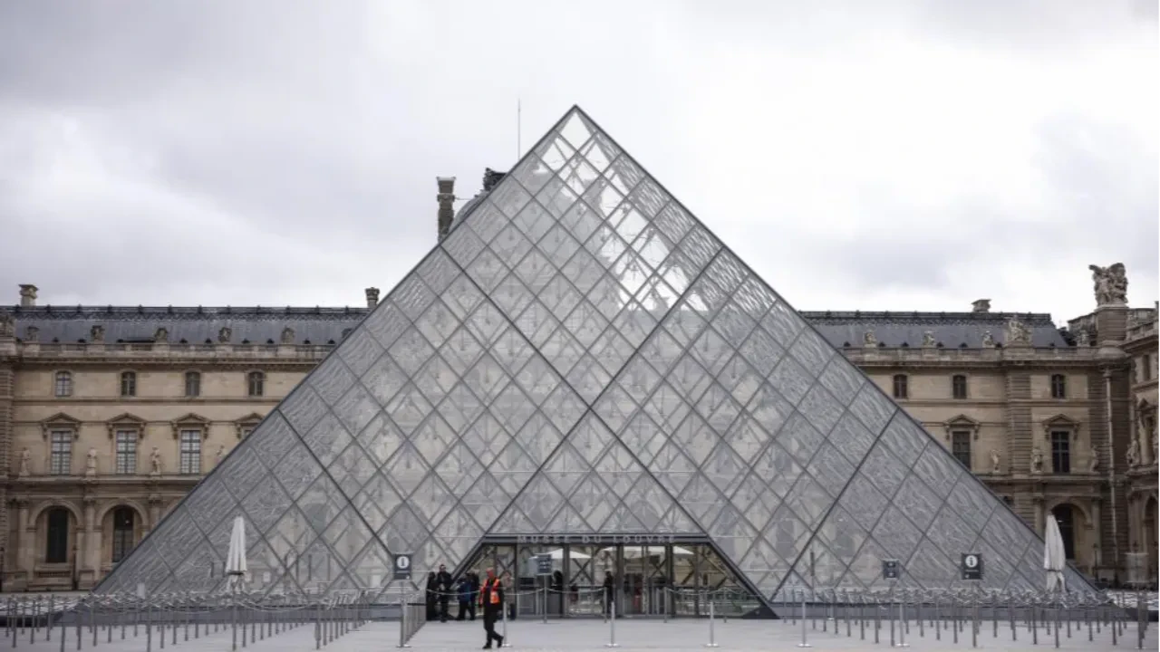 Louvre Müzesi grevi uzatma kararı aldı