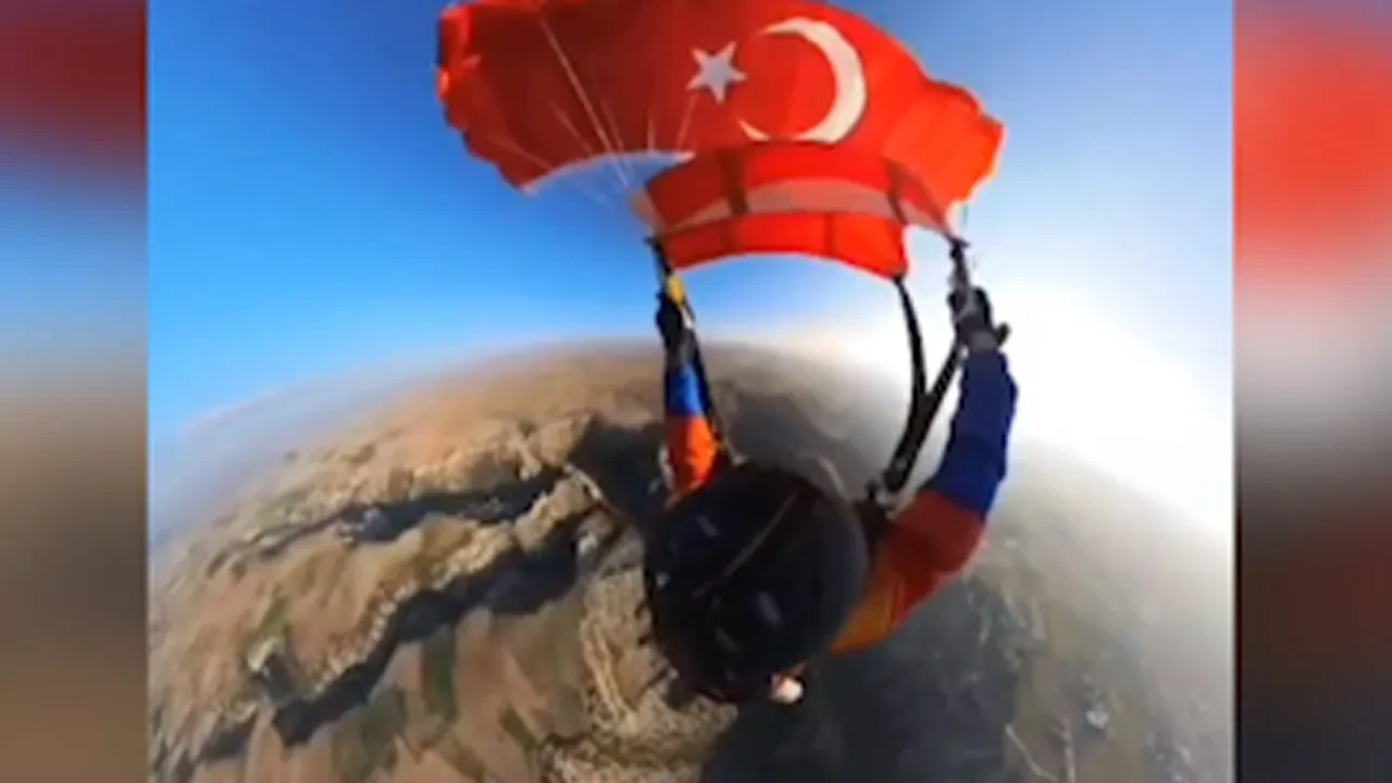 Serbest paraşüt pilotu Ulubey Kanyonu'na atladı! Nefes kesen anlar