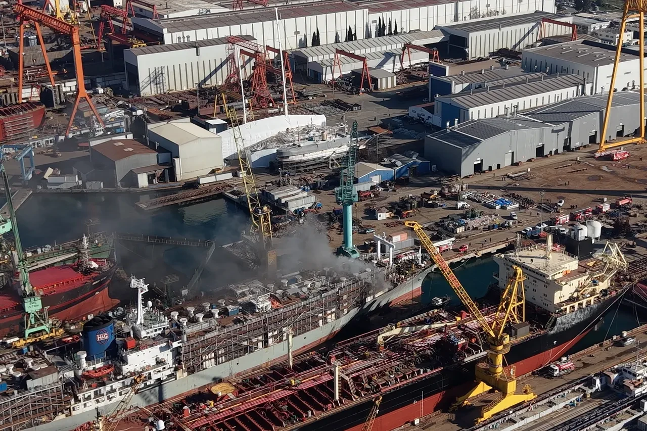 Tuzla tersane yangın son dakika söndürüldü mü? Tersanede bulunan gemide yangın çıktı