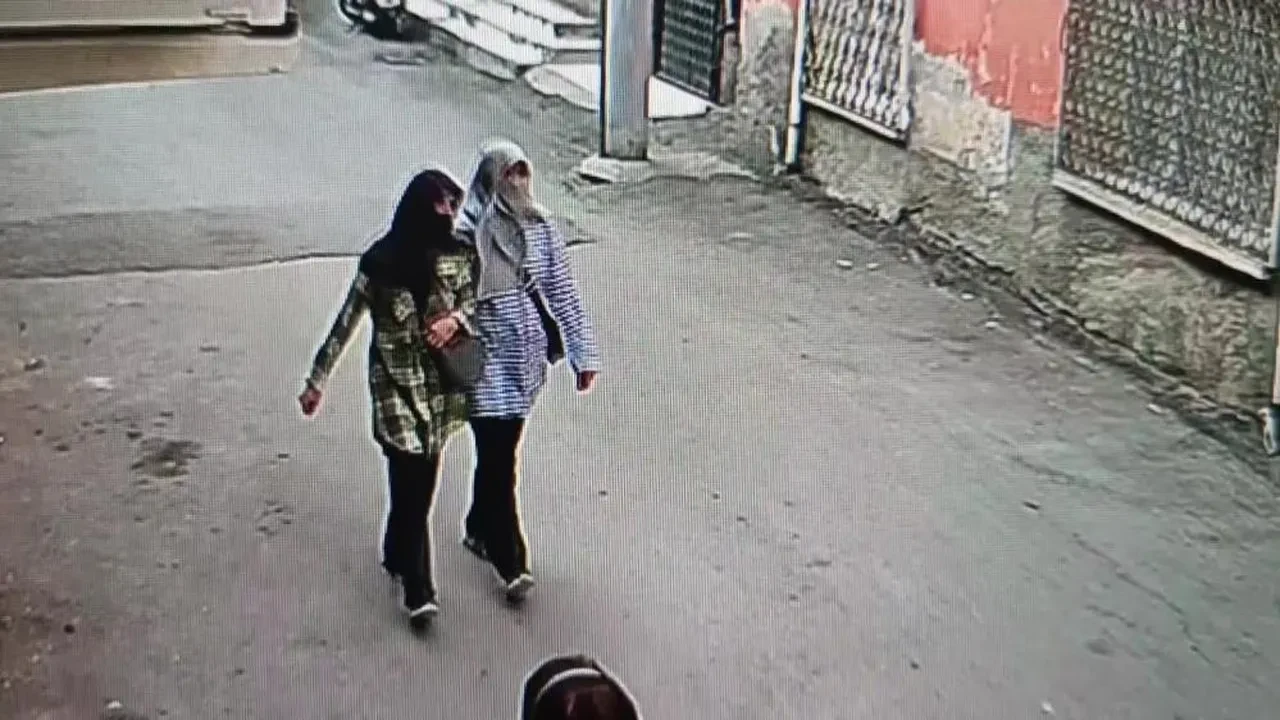 Anne ve kızından 670 bin TL'lik vurgun! Kamera kayıtları izletildi: "Bana benziyor ama ben değilim