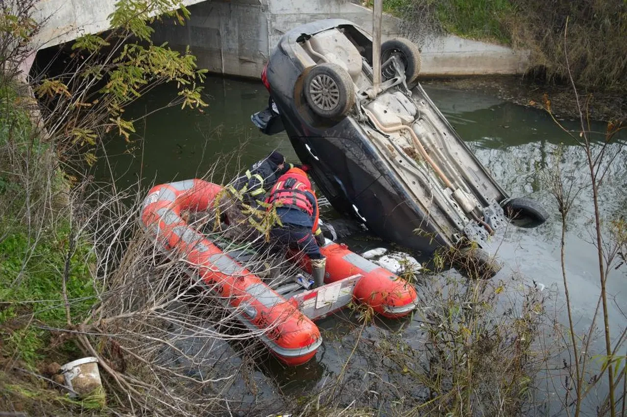 Arkadaşları göz göre göre ölüme terk etti! Araçtan cansız bedeni çıkarıldı