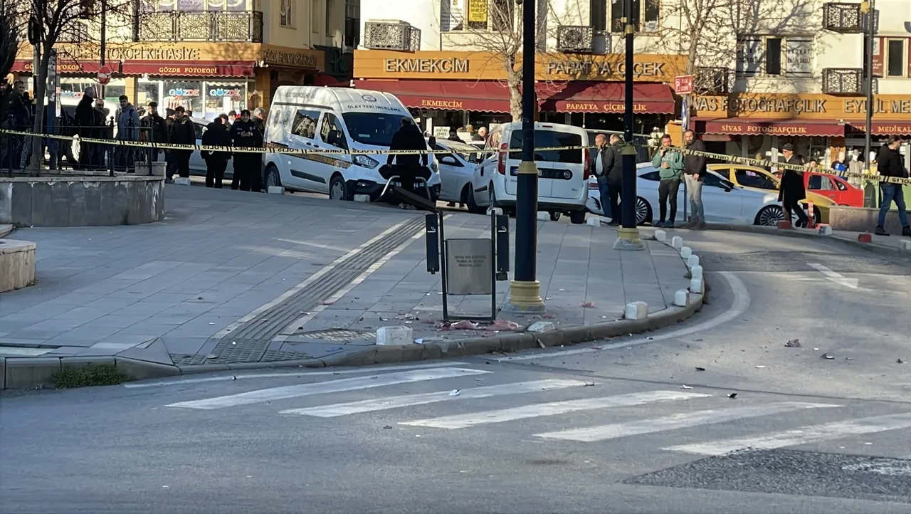 Ayakkabı kutusu polisleri harekete geçirdi! Bomba imha ekibi uzaktan patlattı