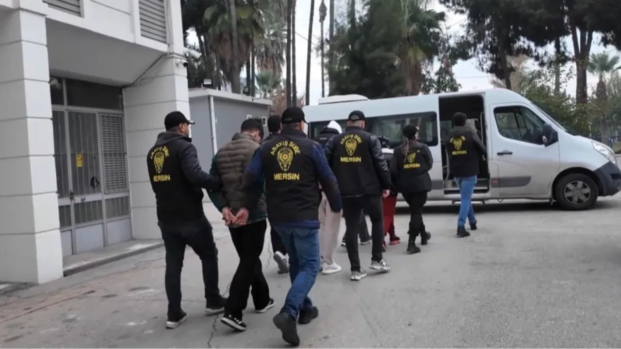 Fuhuş şebekesine eş zamanlı operasyon! Yabancı kadınlara yaptıkları şoke etti