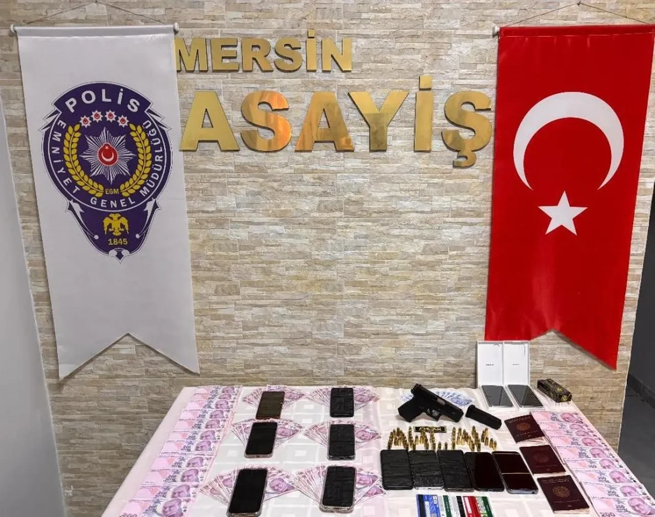 Fuhuş şebekesine eş zamanlı operasyon! Yabancı kadınlara yaptıkları şoke etti