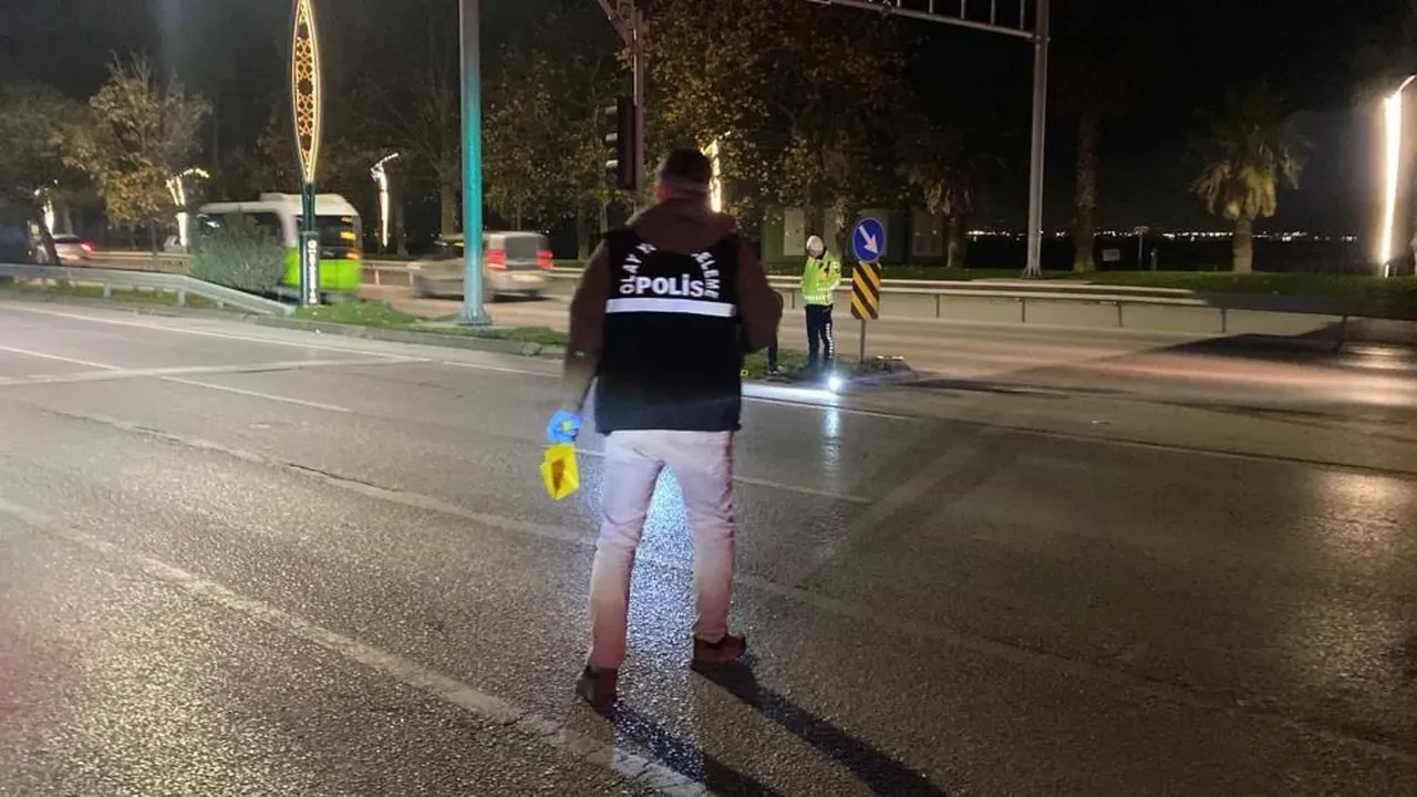 Kocaeli'de kanlı gece! Profesyonel futbolcuya ateş açıldı