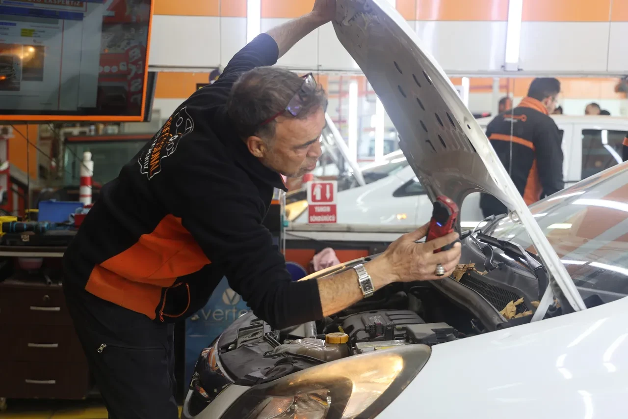 Otomobil almak istedi, hayatının şokunu yaşadı! Ekspertiz uzmanı bile hayret etti