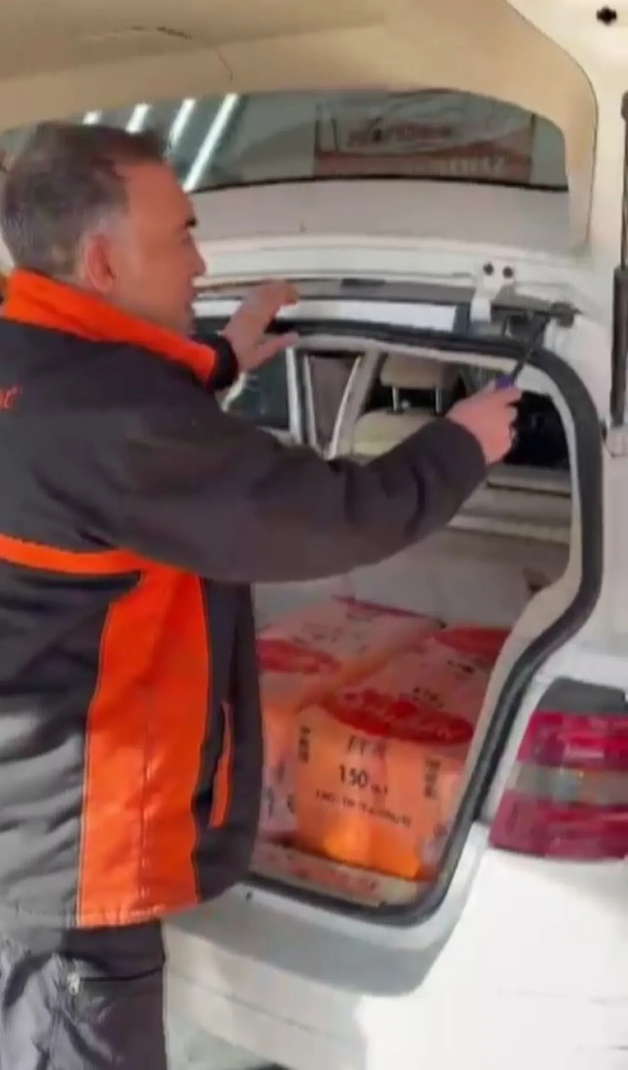 Otomobil almak istedi, hayatının şokunu yaşadı! Ekspertiz uzmanı bile hayret etti