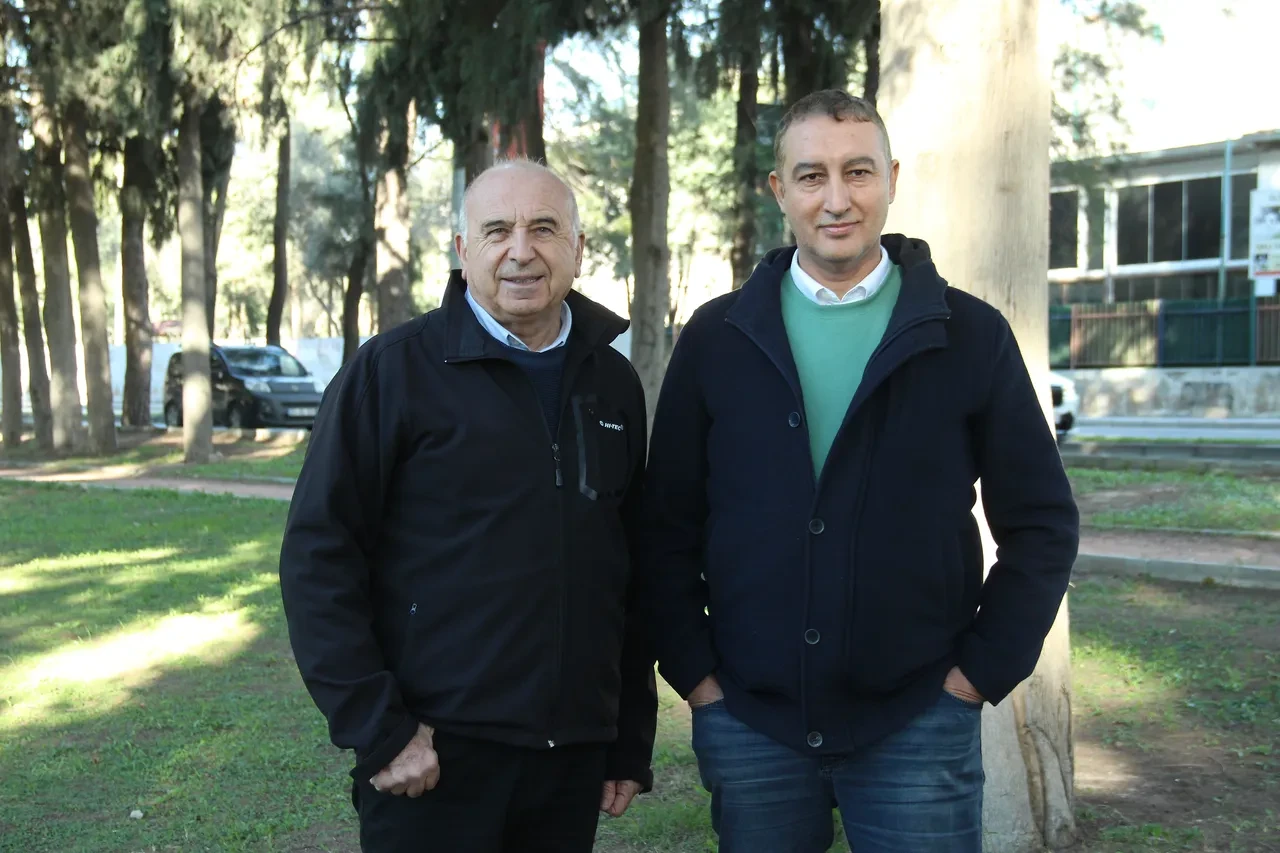 Yol kenarına yıldırım düştü, milyonluk otomobil hurdaya döndü!