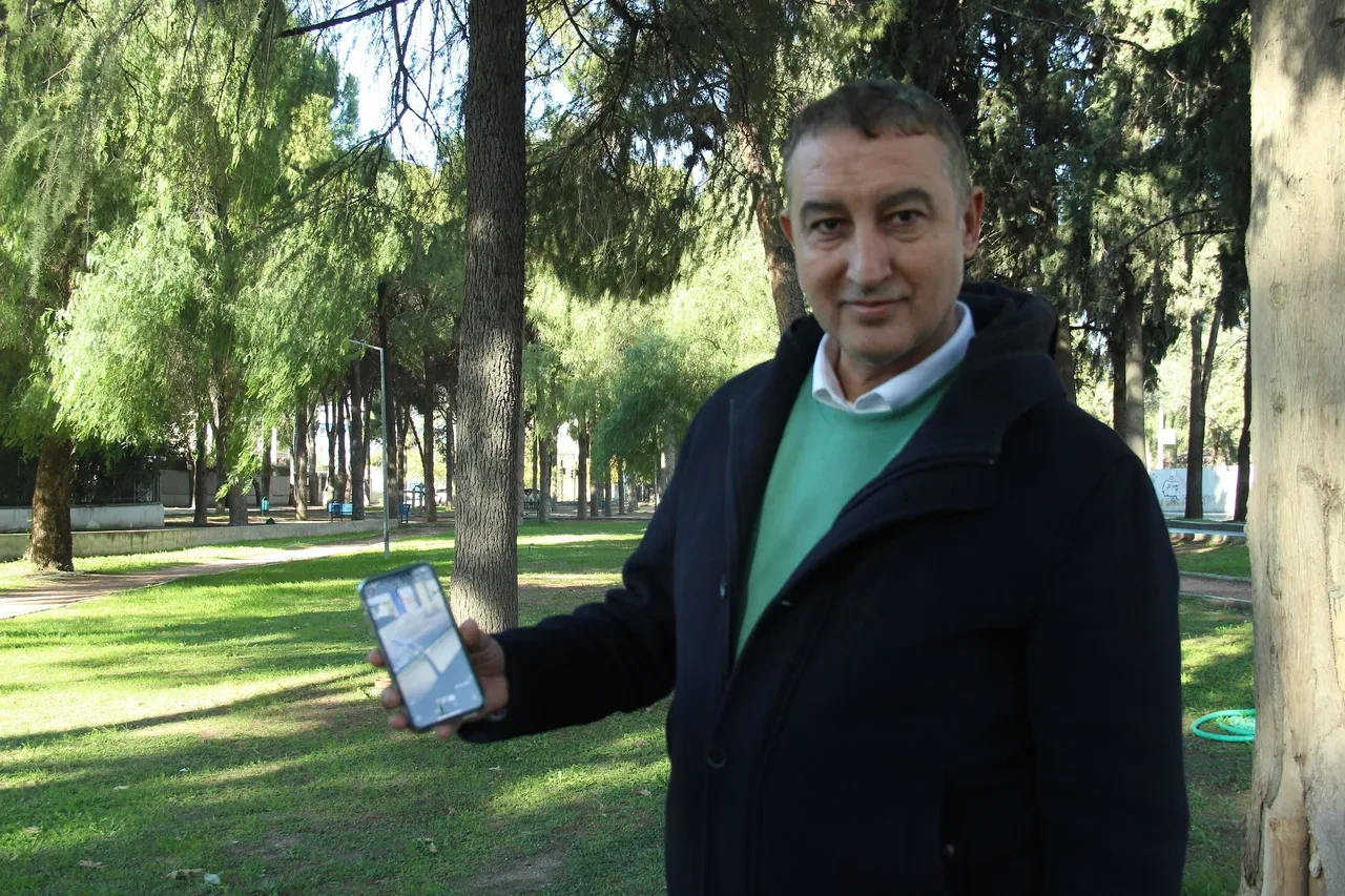 Yol kenarına yıldırım düştü, milyonluk otomobil hurdaya döndü!