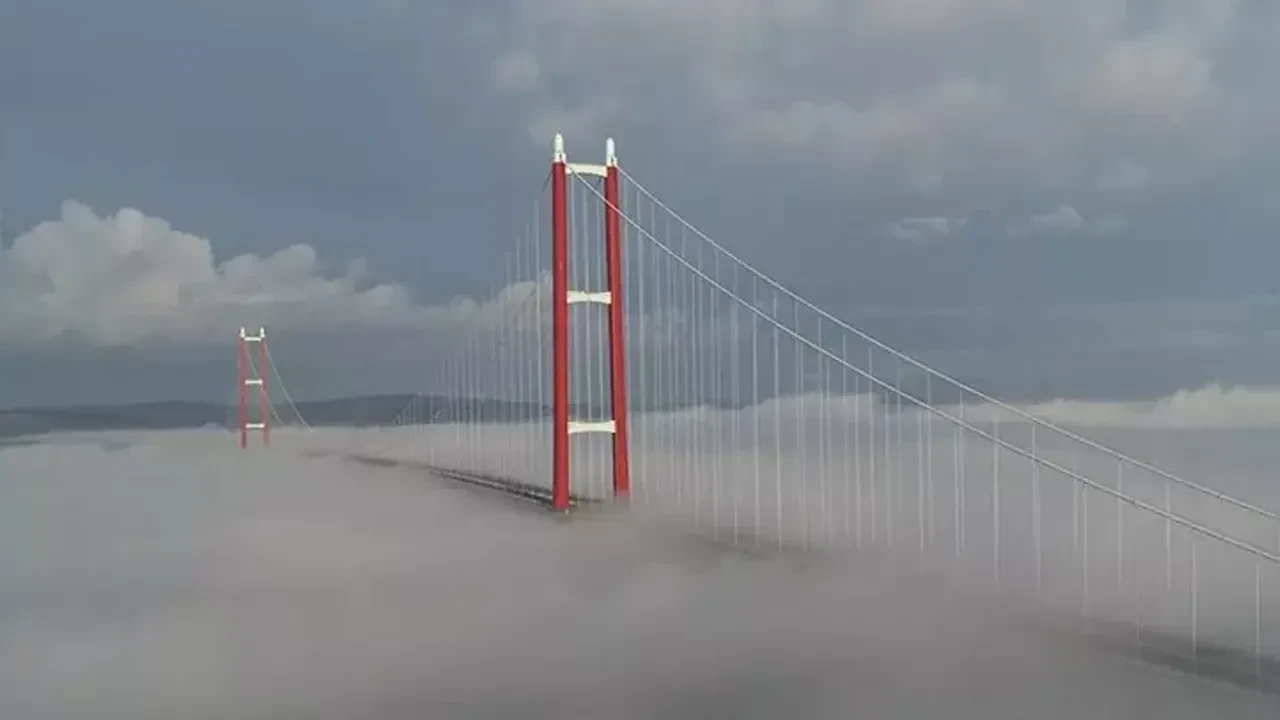 Çanakkale Boğazı'nda gemi trafiği askıya alındı 