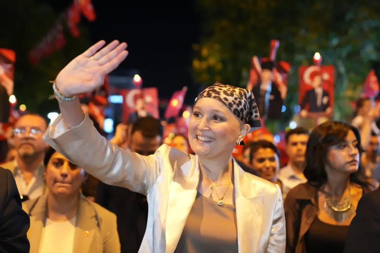 Gülşah Durbay'ın vefatı sonrası Şehzadeler Belediyesi'nin yeni başkanı Hakan Şimşek oldu