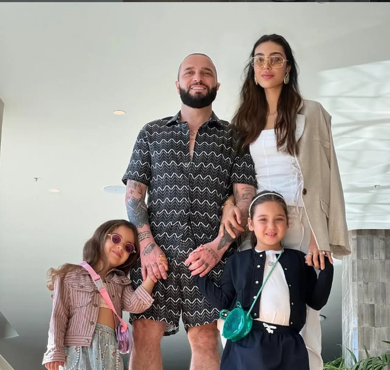 Şarkıcı Berkay ve ailesi 3 aydır lüks bir otelin kral dairesinde yaşıyor! Sebebi ortaya çıktı 