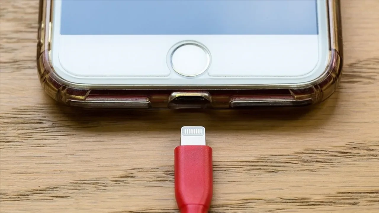 SAHTE KABLO VE ADAPTÖR TEHLİKESİ