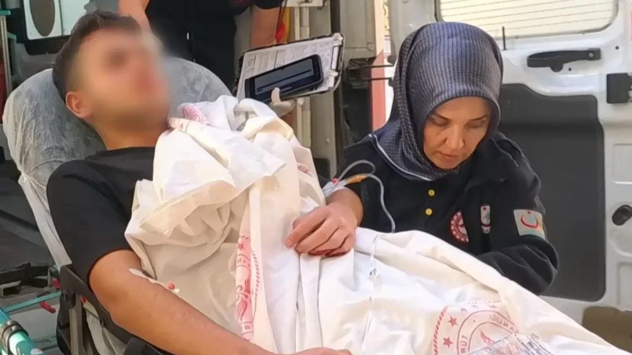 Aksaray'da sokak ortasında dehşet! Bıçaklı çocuk kayıplara karıştı!