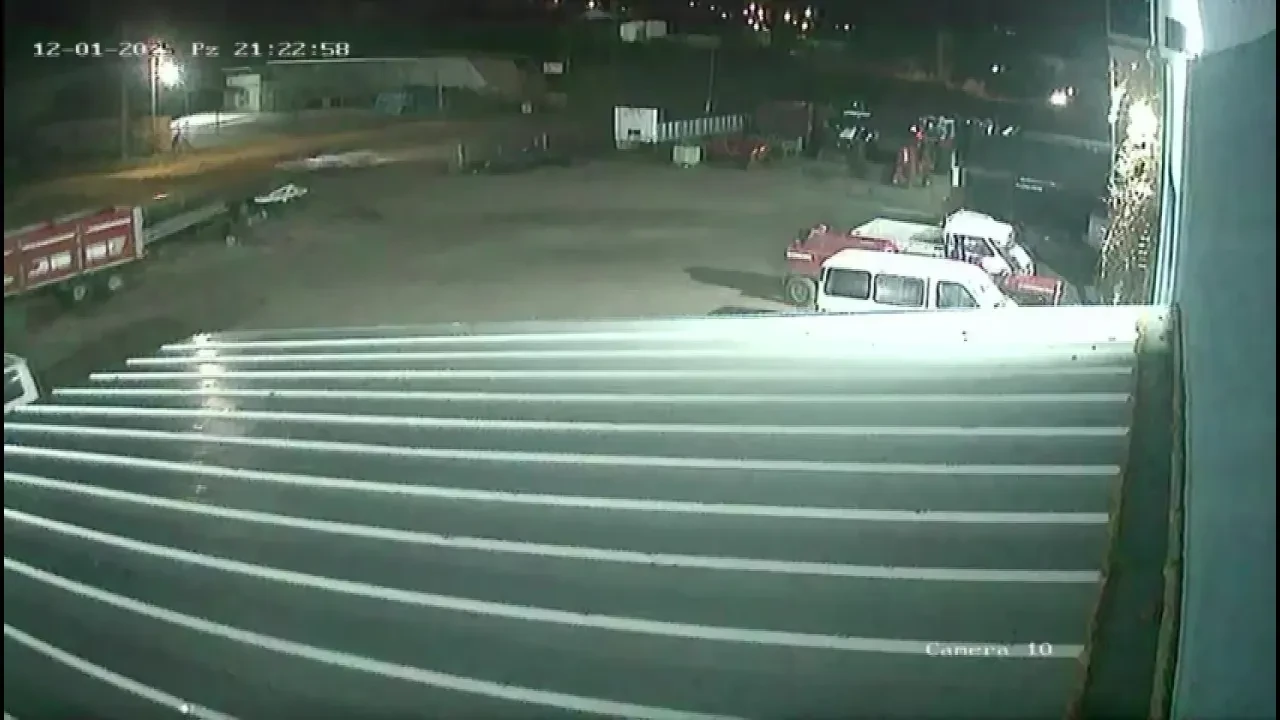 Amasya’da iki otomobilin çarpıştığı feci kazada kamerada!