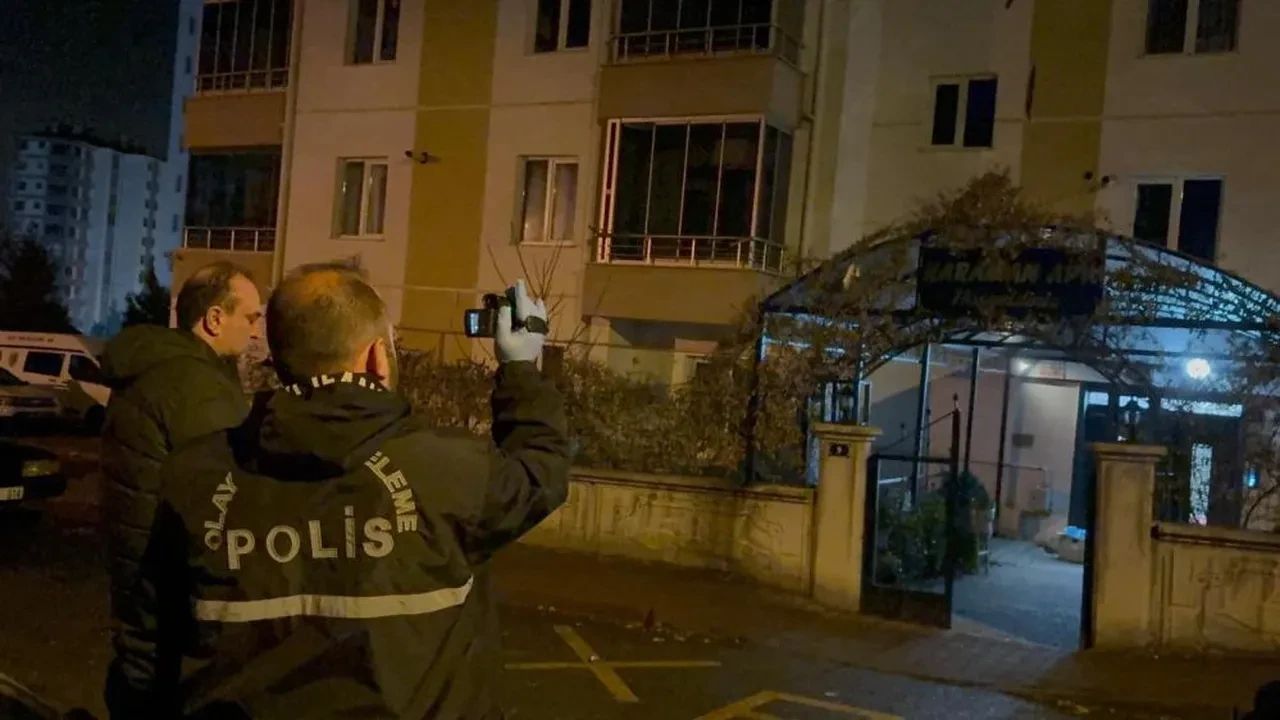 Baba-oğul arasında kanlı kavga: 1'i ağır 2 yaralı