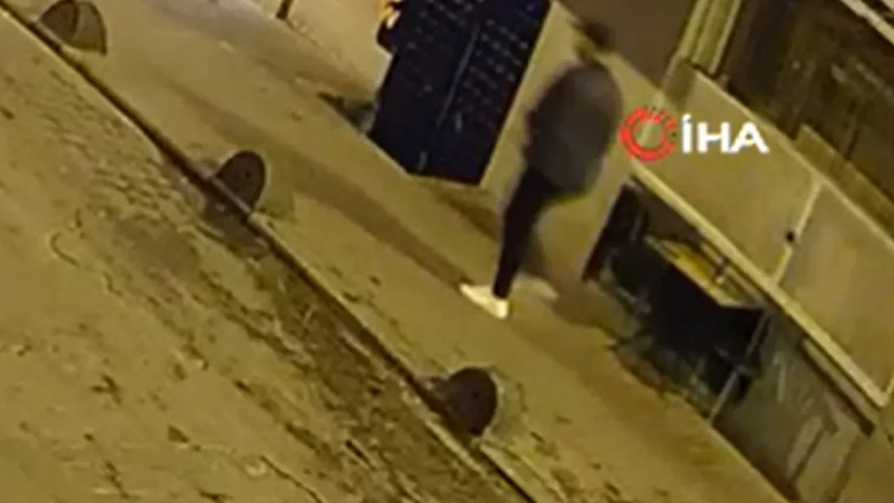 Beyoğlu'nda cep telefonu hırsızı kameraya yakalandı