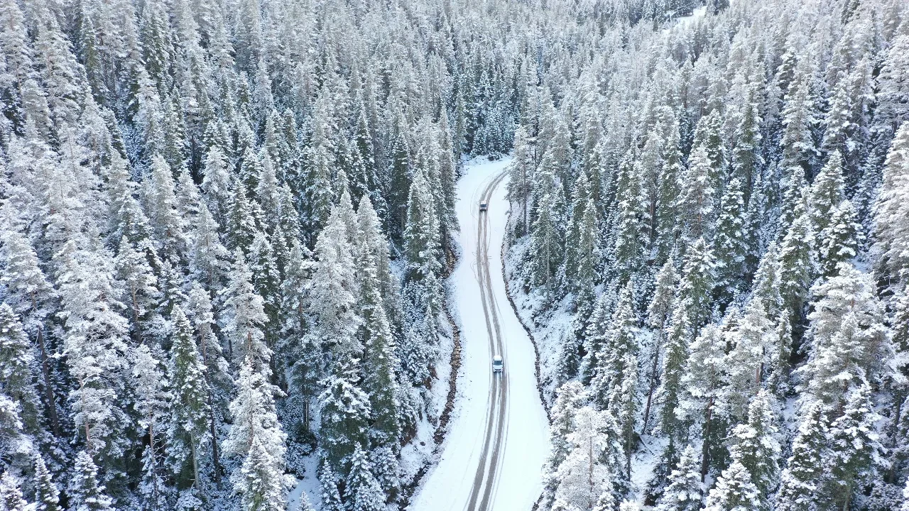 Birçok ilde lapa lapa kar yağıyor! Vatandaşlar güne buz gibi hava ve karla başladı