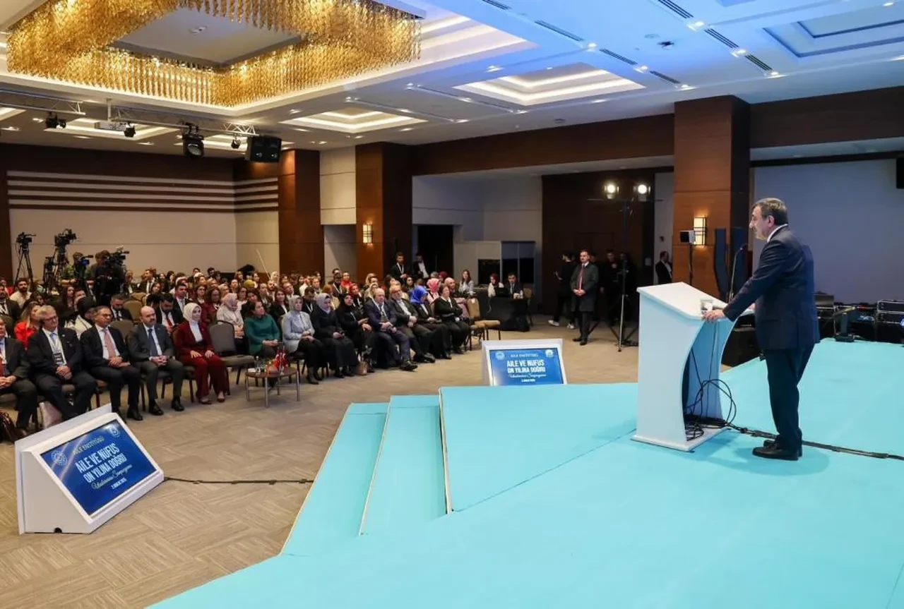 Cevdet Yılmaz Türkiye'nin doğurganlık hızını açıklayıp 4 ülke ismi saydı: Böyle giderse AB'nin de gerisine düşeceğiz