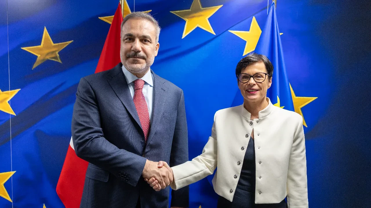 Dışişleri Bakanı Hakan Fidan, genişlemeden sorumlu AB Komiseri Marta Kos ile görüştü