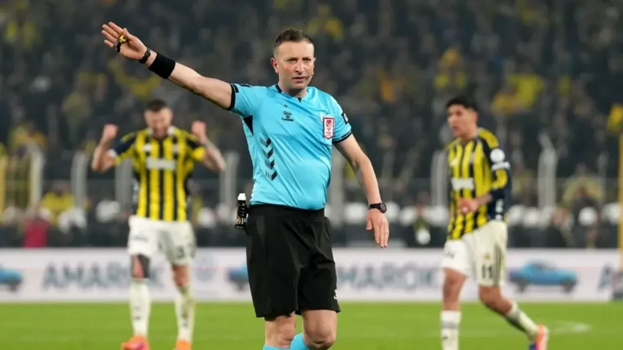 Fenerbahçe-Galatasaray derbisinde iptal edilen golde konuşulanlar: VAR kayıtları açıklandı!