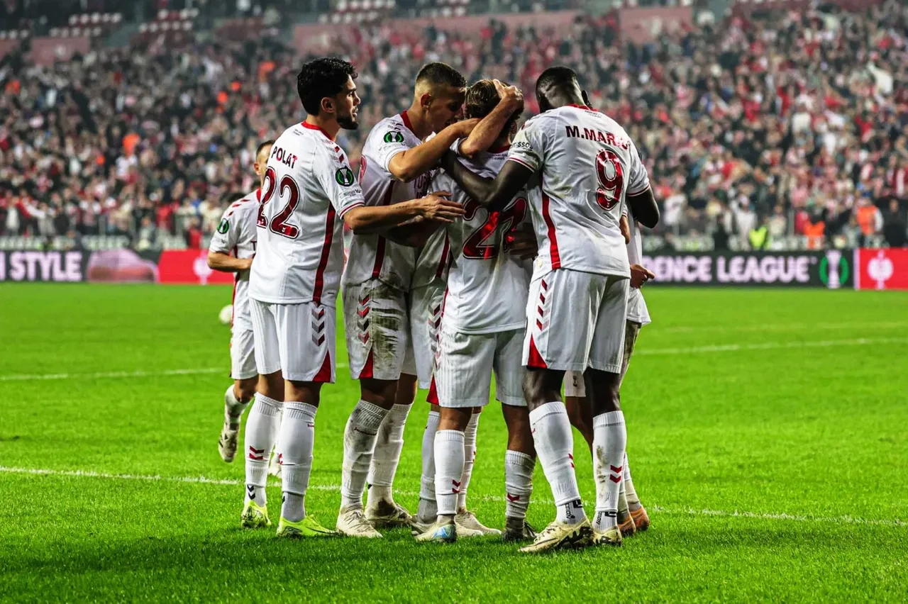 Galatasaray Samsunspor maç biletleri ne zaman satışa çıkacak? Biletlerin kaç TL olduğu gündemde