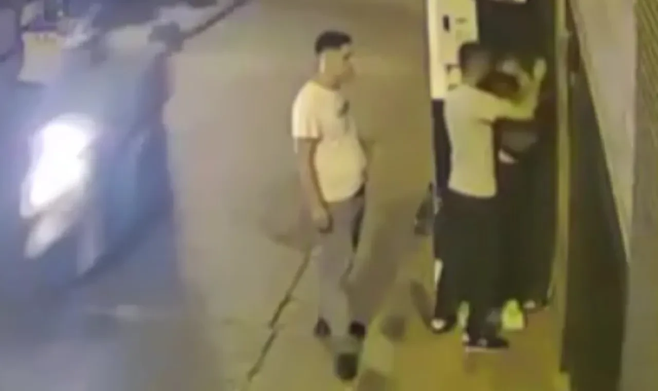 Genç kız dehşeti yaşadı! Yere düşürüp, üstüne çıktılar... Mahkeme tahliyelerine karar verdi