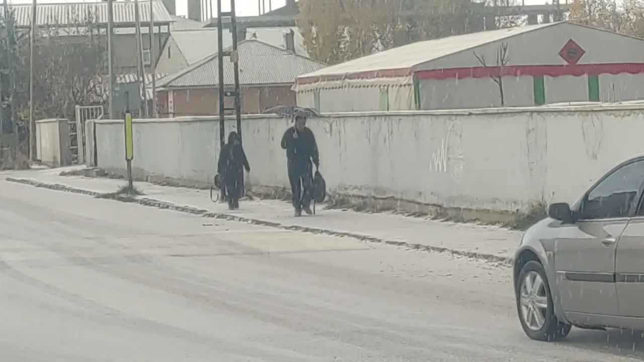 Her yer bembeyaz! Şiddetli dolu yağışı şehri sardı