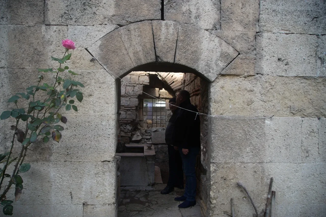 Kesik Baş Baba Türbesi can çekişiyor: Mahalleliden 'acil restorasyon' çağrısı