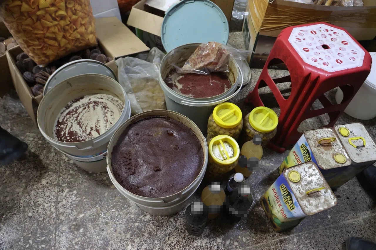 Mide bulandıran görüntü! Gıda denetimlerinde ifşa edildi: Fareler pes dedirtti