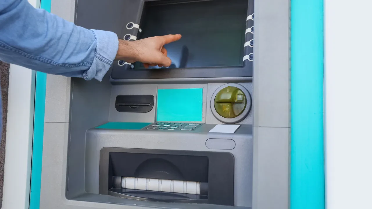 Para gönderirken hesabınız kapanabilir! 1 Ocak'tan itibaren ATM için tüm kurallar değişecek