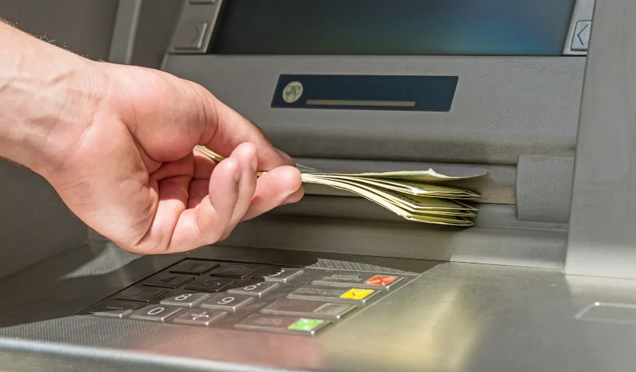 Para gönderirken hesabınız kapanabilir! 1 Ocak'tan itibaren ATM için tüm kurallar değişecek