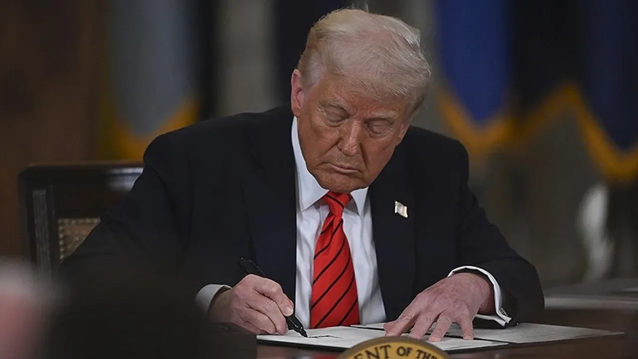 Trump 45 yıl hüküm giyen eski Honduras Devlet Başkanı Hernandez için af çıkardı