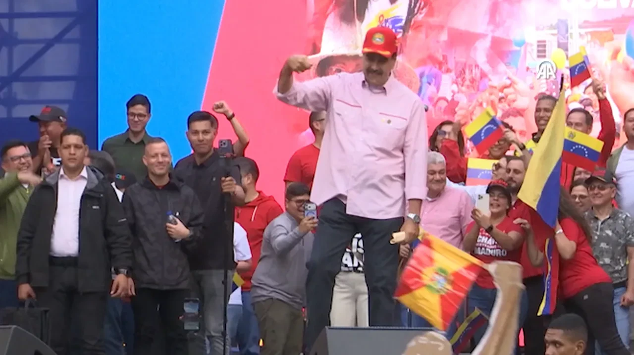 Venezuela lideri Maduro'dan ABD'ye 'danslı' barış mesajı