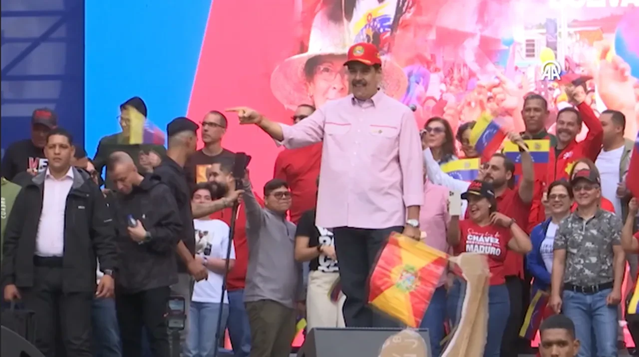 Venezuela lideri Maduro'dan ABD'ye 'danslı' barış mesajı