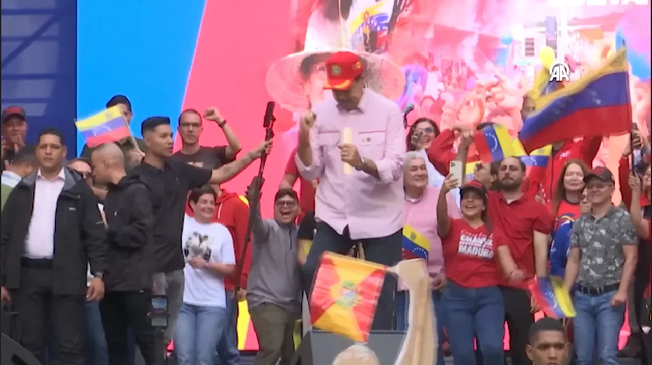 Venezuela lideri Maduro'dan ABD'ye 'danslı' barış mesajı