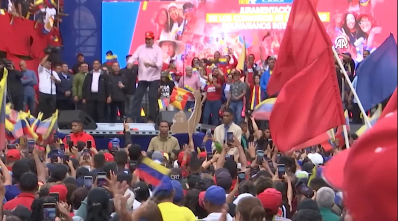 Venezuela lideri Maduro'dan ABD'ye 'danslı' barış mesajı