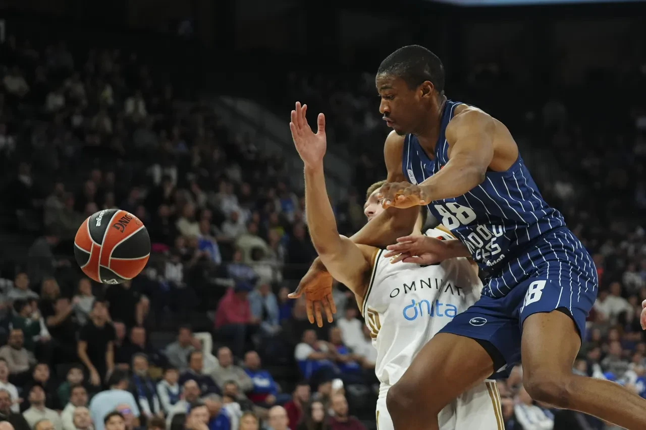 Anadolu Efes Dubai Basketbol maç skoru kaç kaç? Euroleague’de 11. Yenilgi