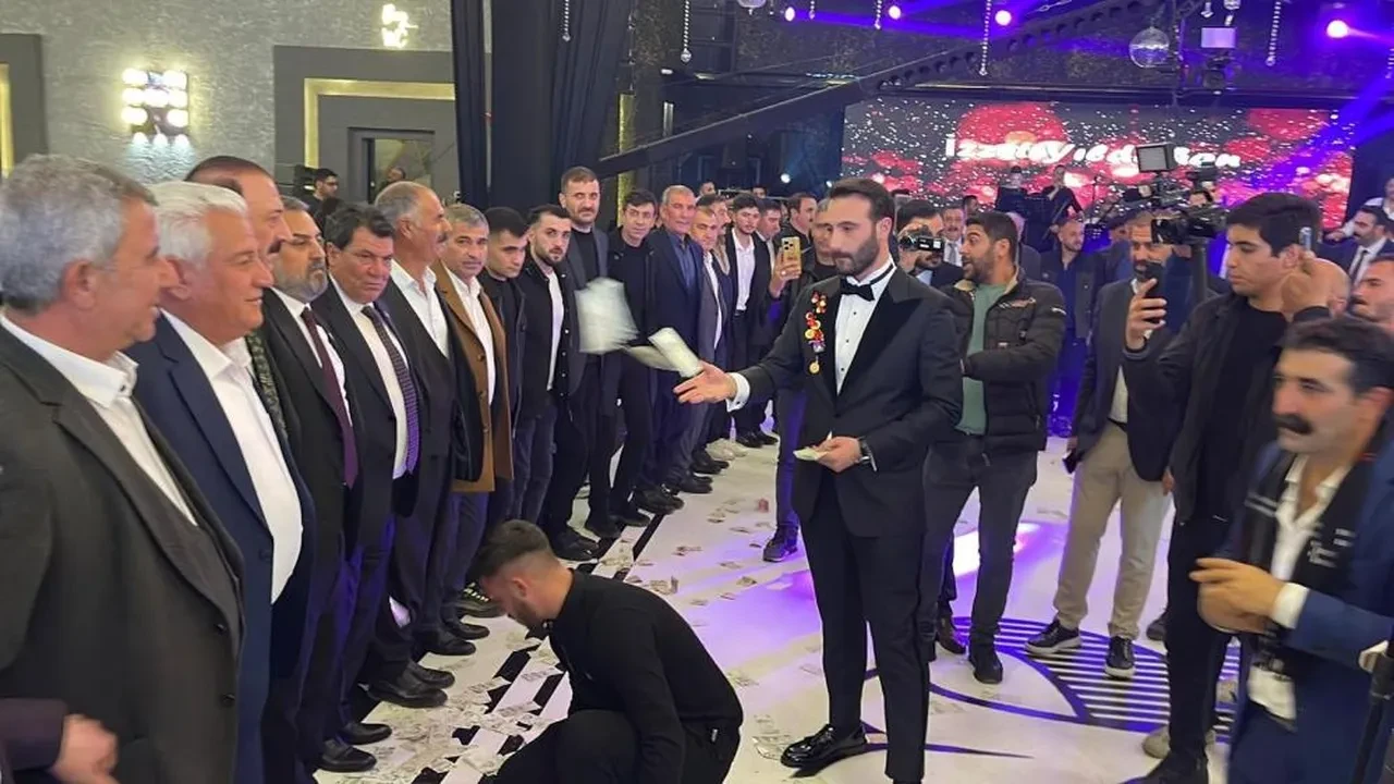 Barzani ve İzol aşiretleri akraba oldu! Şanlıurfa'daki düğünde kilolarca altın takıldı