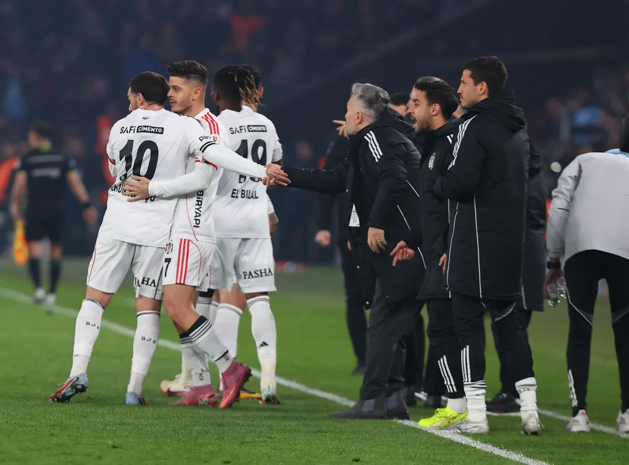 Beşiktaş - Rizespor maçı CANLI nereden izlenir? Süper Lig Beşiktaş - Rizespor maçı hangi kanalda, saat kaçta?