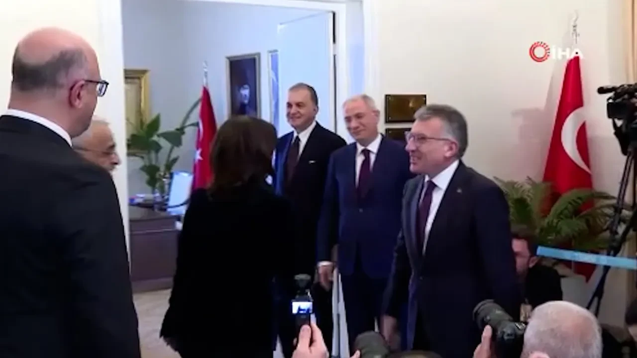 DEM Parti heyeti AK Parti'yi ziyaret etti