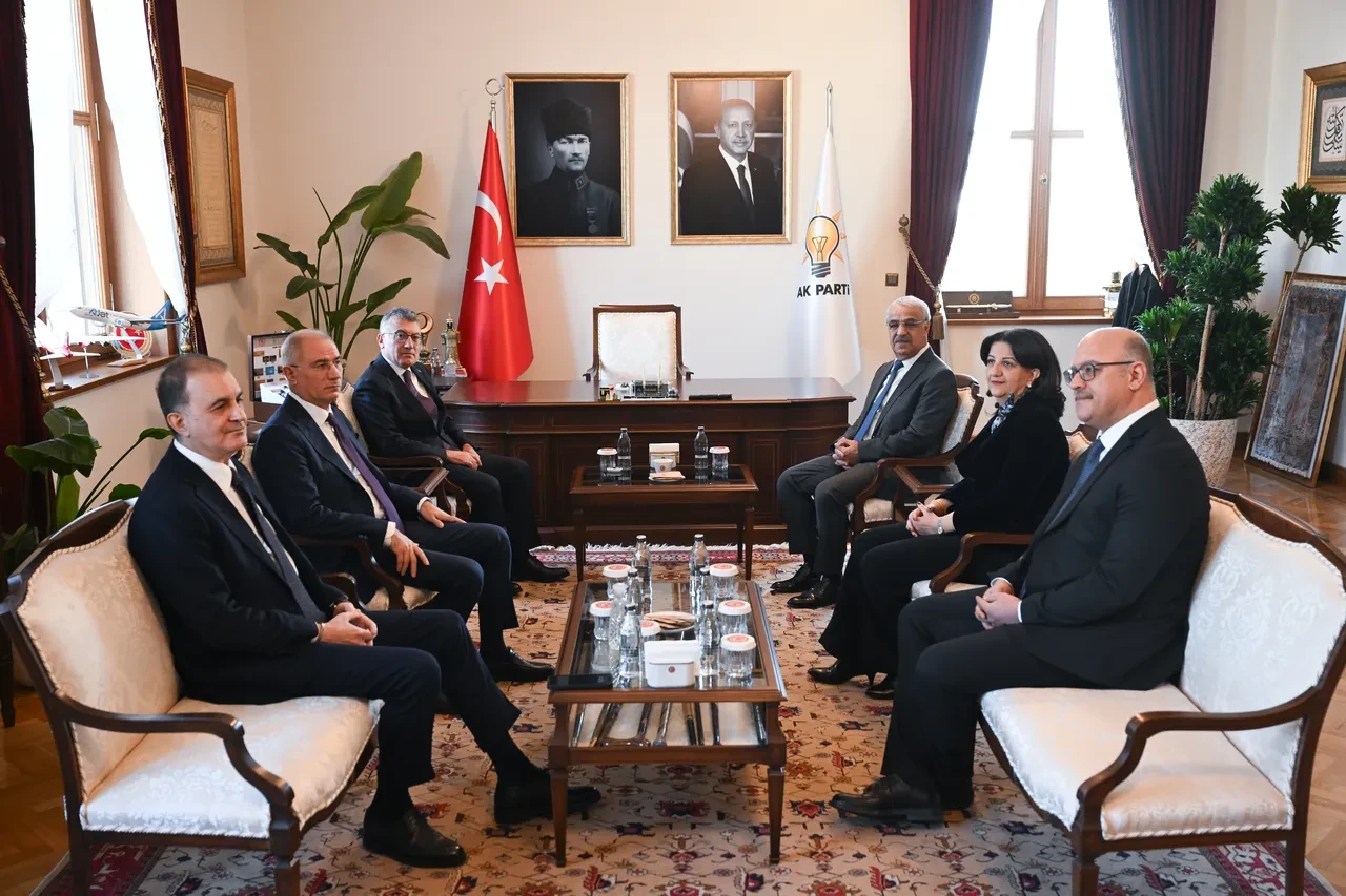 DEM Parti heyeti AK Parti'yi ziyaret etti