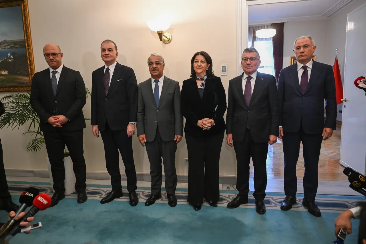 DEM Parti heyeti AK Parti'yi ziyaret etti