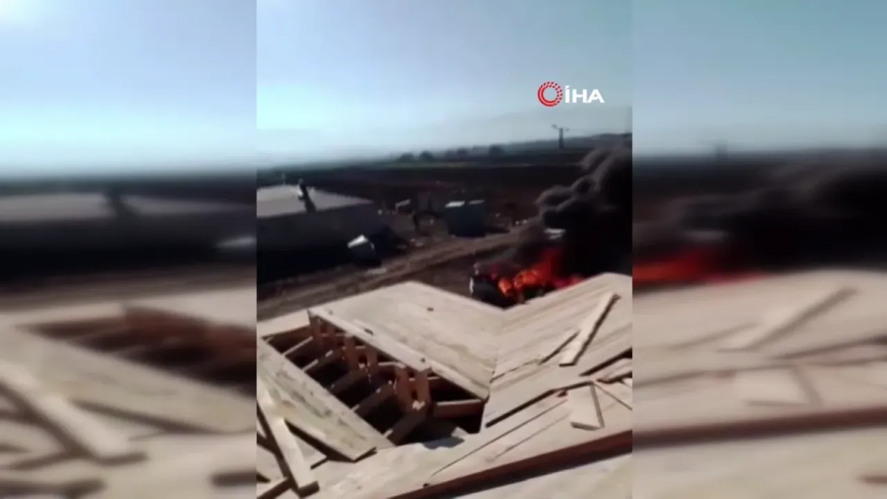 Elazığ’da park halindeki araç alev topuna döndü!