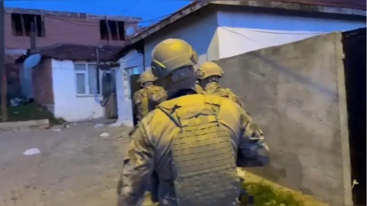 Zehir tacirlerine operasyon: 13 şüpheli gözaltında